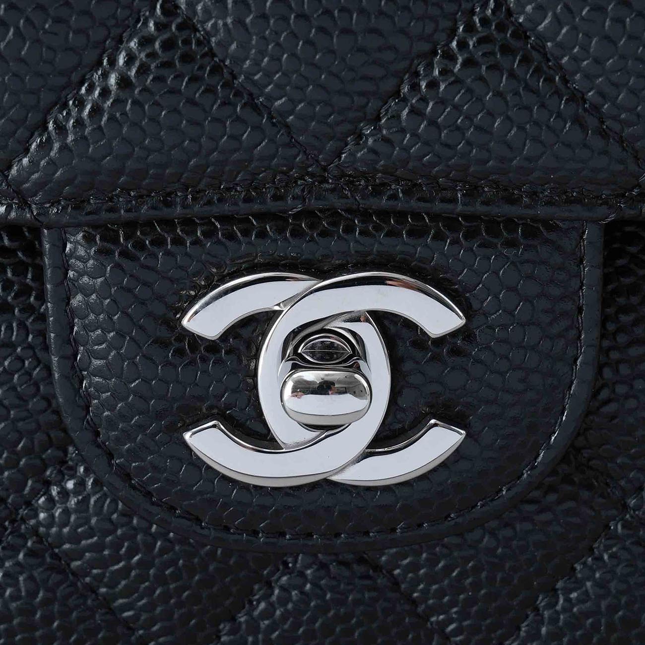CHANEL(USED)샤넬 A01112 캐비어 클래식 미듐 플랩백